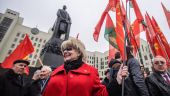 Белорусские коммунисты возложили цветы к памятнику Ленину