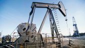 Нефть дешевеет на росте запасов сырья в США