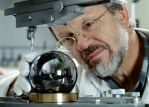 Ученые смогли превратить металл в суперматериал с помощью лазера