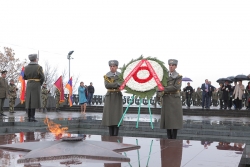 Делегация акции “Эстафета памяти” МПА СНГ посетила мемориал “Мать Армения”