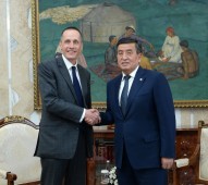 Президент Киргизии принял верительные грамоты послов ряда государств