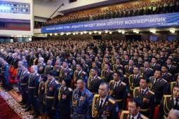 Сооронбай Жээнбеков принял участие в праздновании 95-летия кыргызской милиции