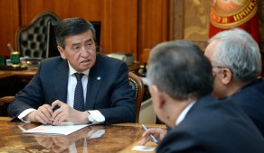 Сооронбай Жээнбеков принял руководителя Ассамблеи народа Кыргызстана