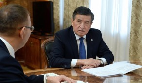 Сооронбай Жээнбеков принял руководителя Национального Банка Кыргызстана