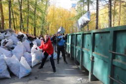 На берегу реки Исеть собрано 10 кубометров мусора