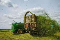 План по заготовке травяных кормов в Белоруссии осталось выполнить чуть более чем на 10%