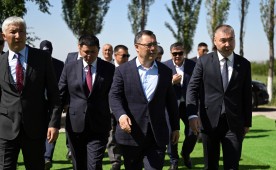 Садыр Жапаров заложил капсулу под строительство Международного аэропорта «Джалал-Абад»
