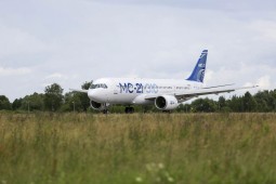 МС-21 с российскими системами приступил к сертификационным испытаниям