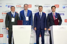 Концерн УВЗ подписал контракт с ФГК на поставку новейших грузовых полувагонов «Урал»